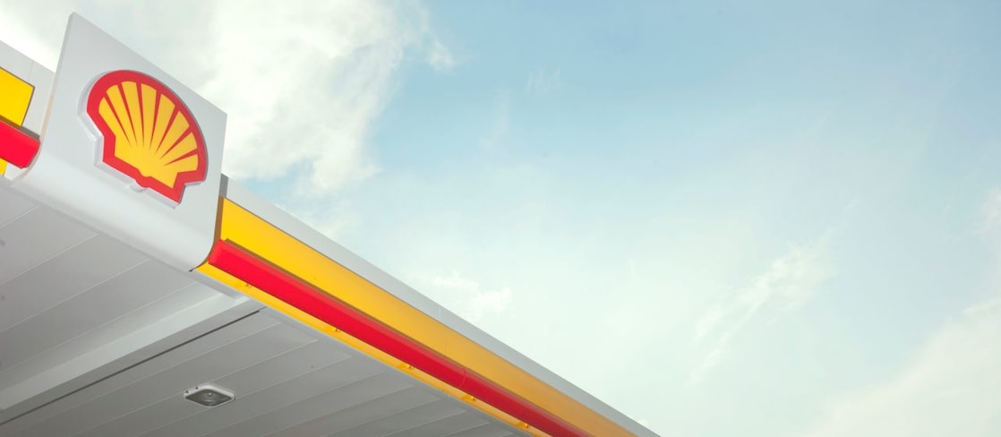 Shell pecten logo on refueling station. Canopy at Shell retail site, North Carolina, USA, 2010
