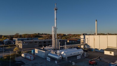Picture of Technip Energies' Canopy C10 modular post-combustion carbon capture unit at Østfold Energi’s waste-to-energy plant, a first-of-a-kind project by Carbon Centric that captures, liquefies, and prepares CO₂ for utilization and sale through Linde Gas.