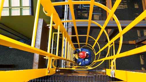 Enhancing gas processing performance by unlocking absorber column capacity