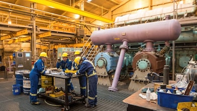 Team meeting at a Shell gas plant.