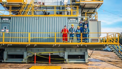 Employees calls in sulphur degassing results at a Shell plant