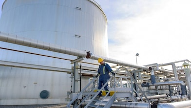 Sulphur recovery technologist leaves plant