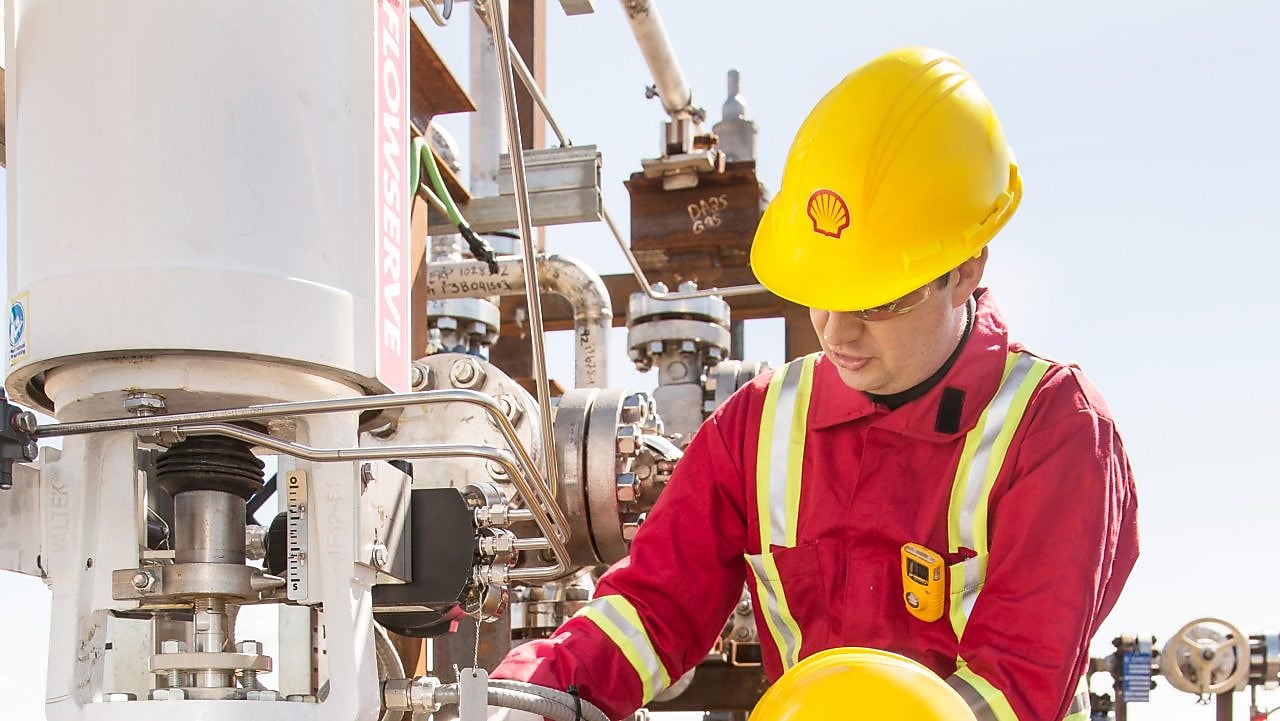 Ethylene oxide production employees working at the Nanhai facility
