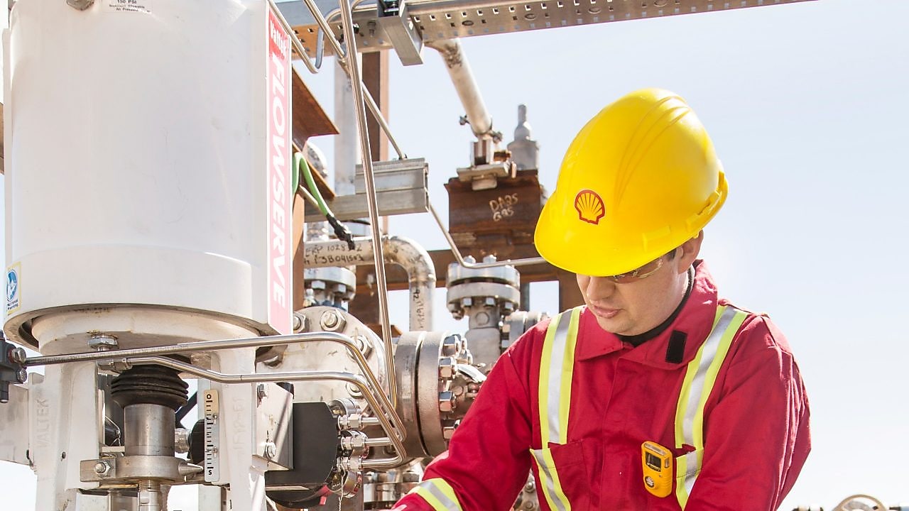 Ethylene oxide production employees working at the Nanhai facility
