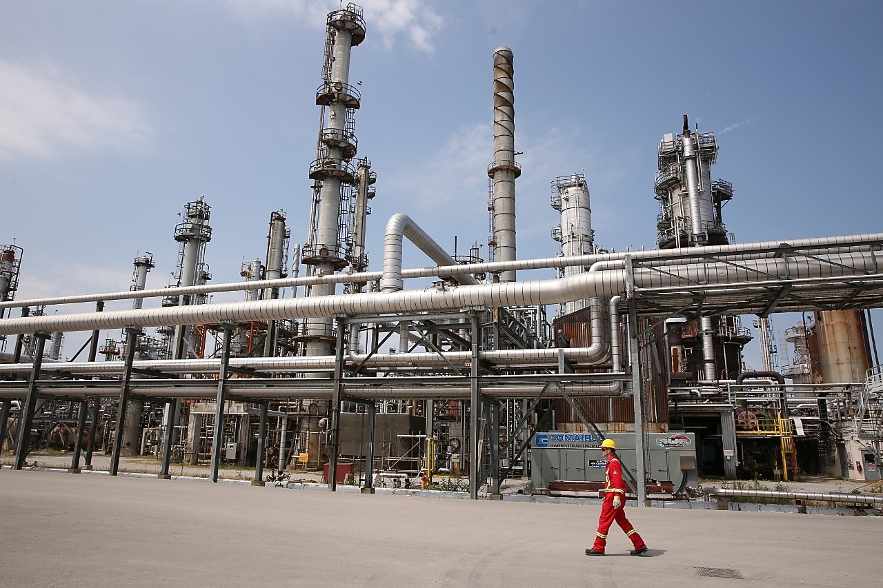 Fluidised Catalytic Cracking (FCC) | Shell Catalysts & Technologies ...