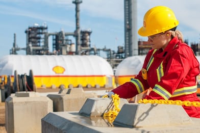 onsite operational manager installs chains near the shell scotford upgrader