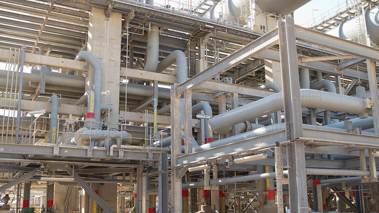 Three shell employees at site