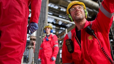 Hydroprocessing Reactor Internals and Service