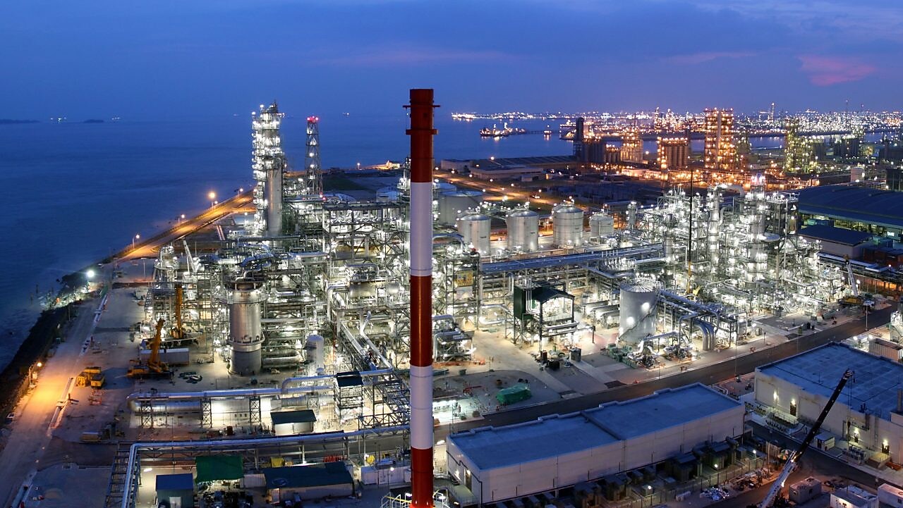 Ethylene Oxide Production unit at Shell Eastern Petrochemicals Complex in Singapore. 