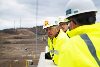 Graham Vant Hoff Shell Evp Shell Chemicals Business At Us Pennsylvania Petrochems Complex