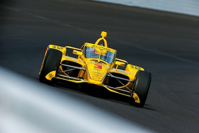 Shell IndyCar on the track