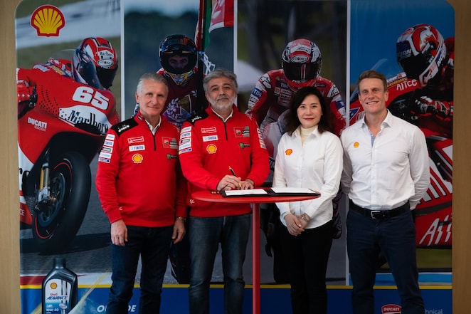 Paolo Ciabatti (Sporting Director, Ducati Corse), Mauro Grassili (Marketing & Sponsorship Manager, Ducati Corse), Elaine Chen (General Manager - Consumer Road Sector, Shell) and Tom Kassell (Head of Strategic Partnerships, Shell)
