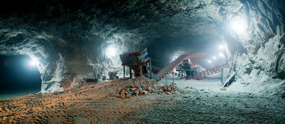 Underground mining equipment