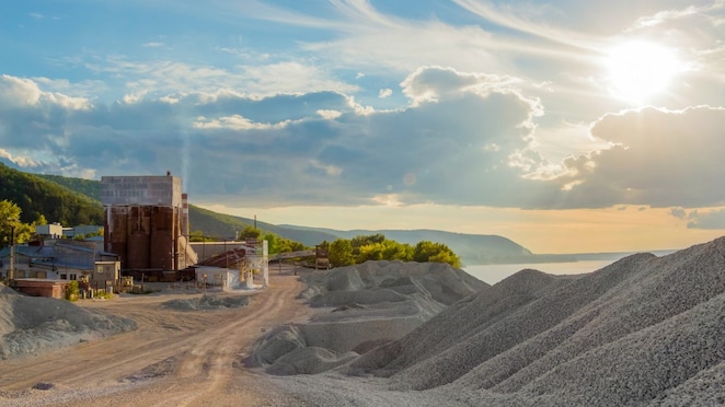 Discover our fire-resistant hydraulic fluids