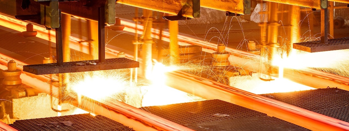Machinery cutting metal