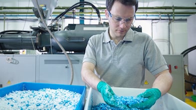 Lubricants for Plastic Injection Moulding Machines