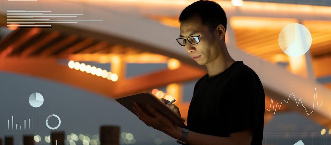 Man using tablet