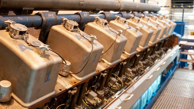 Natural gas engine
