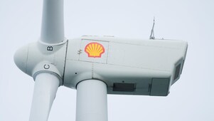 Wind turbine with the Shell Pecten logo