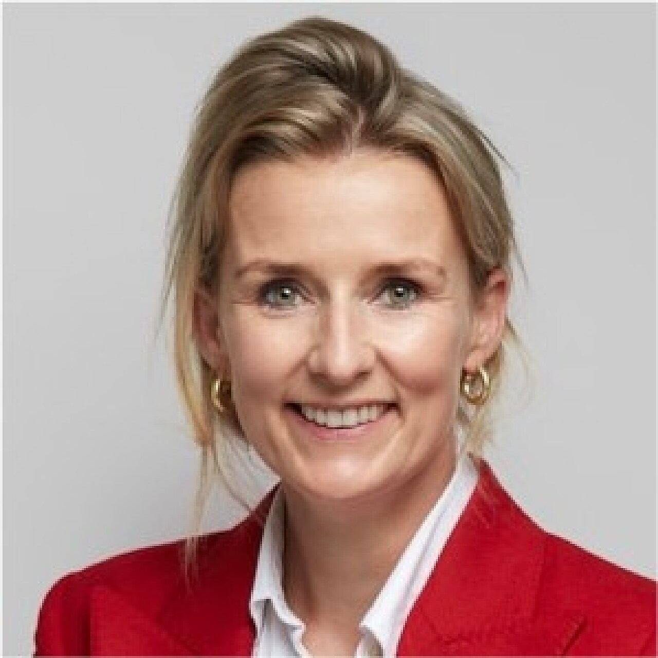 Headshot of Aleid van der Wiel