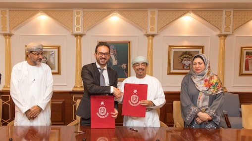 Oman Shell Country Chairman at the signing ceremony