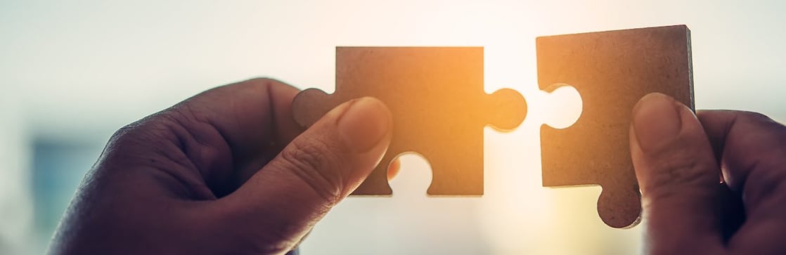 Business people are taking puzzles to connect. Ideas about building a business network.