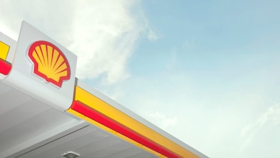 Canopy at Shell retail site, North Carolina, USA, 2010