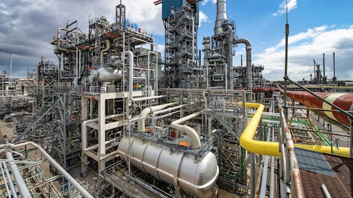 Pernis Refinery, Rotterdam