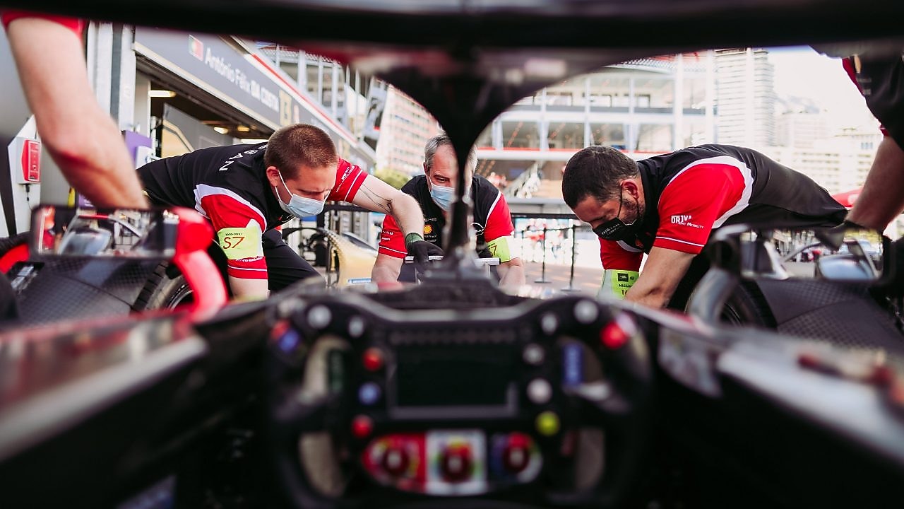 From racetrack to road: driving electric performance | Shell Global