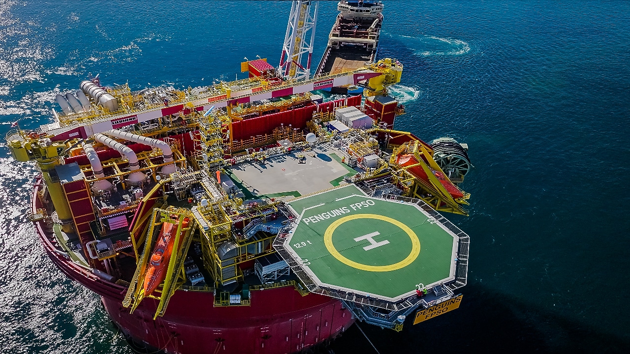 Penguins: Next generation platform starts production in the UK North Sea