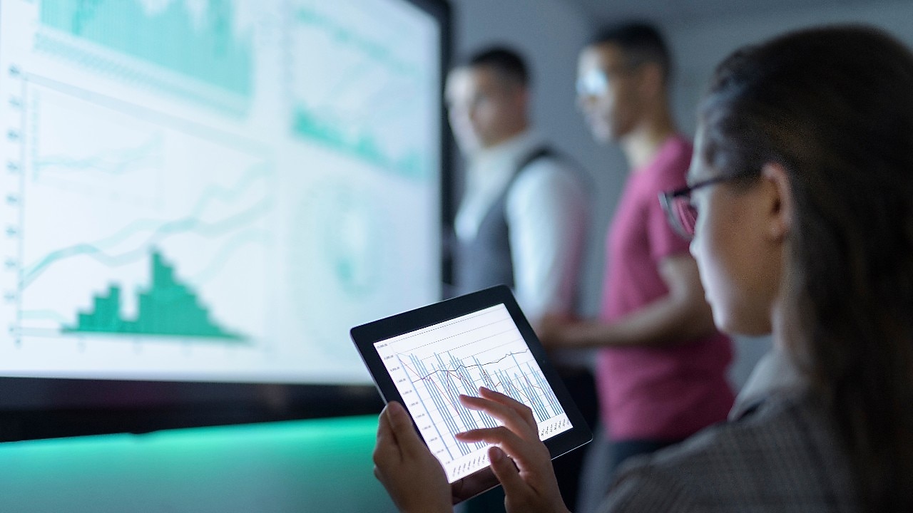 Who is on the Shell Scenarios team?