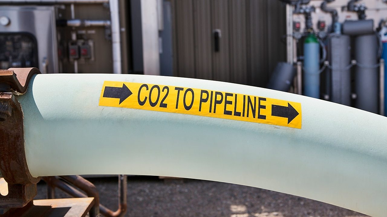 a pipeline transports CO2 from the Quest unit to injection sites for safe and permanent underground storage