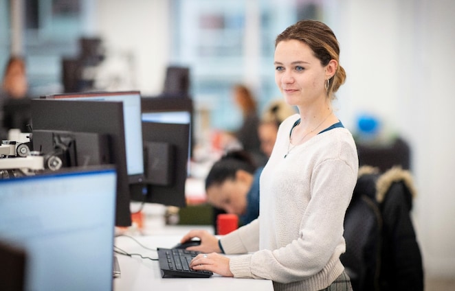 Shell staff working on the trading floor