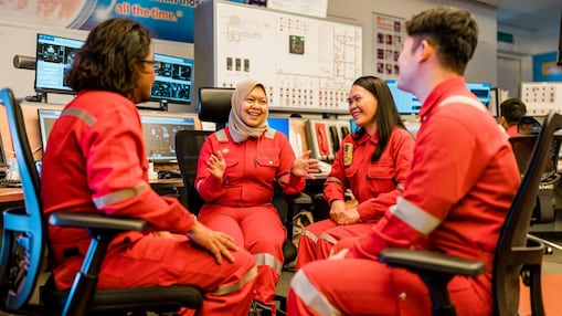 Team discussion in control room