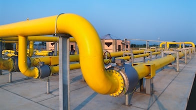 Image of a pipe connecting in a natural gas distribution station, connection, pipeline, infrastructure.