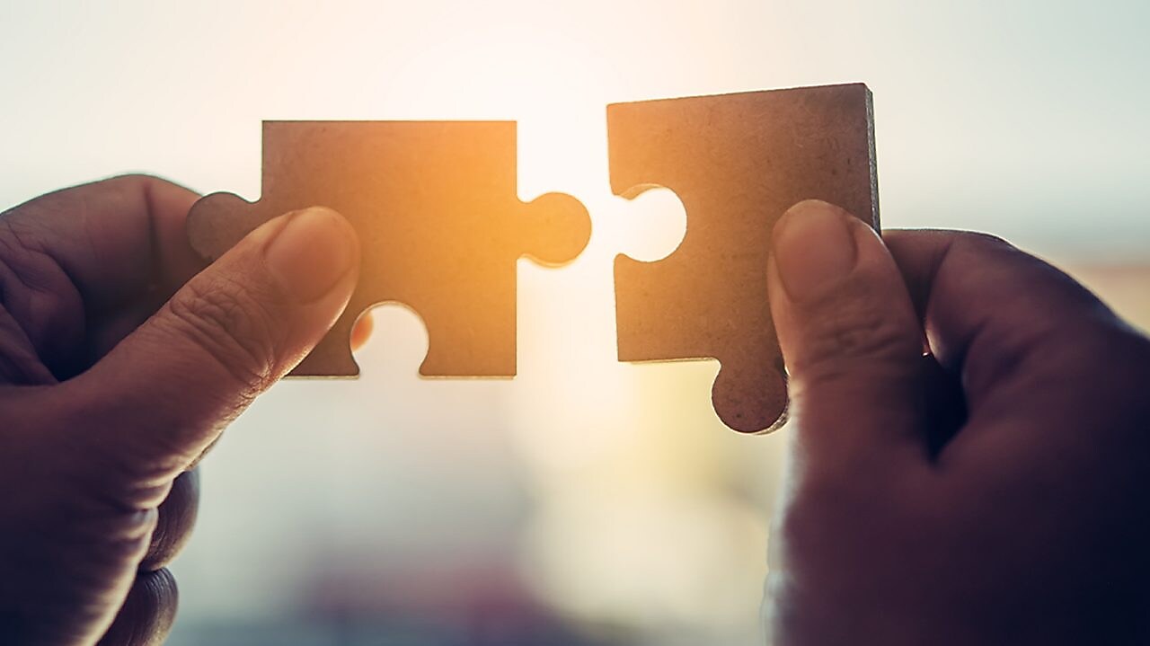 Employee on Shell ship