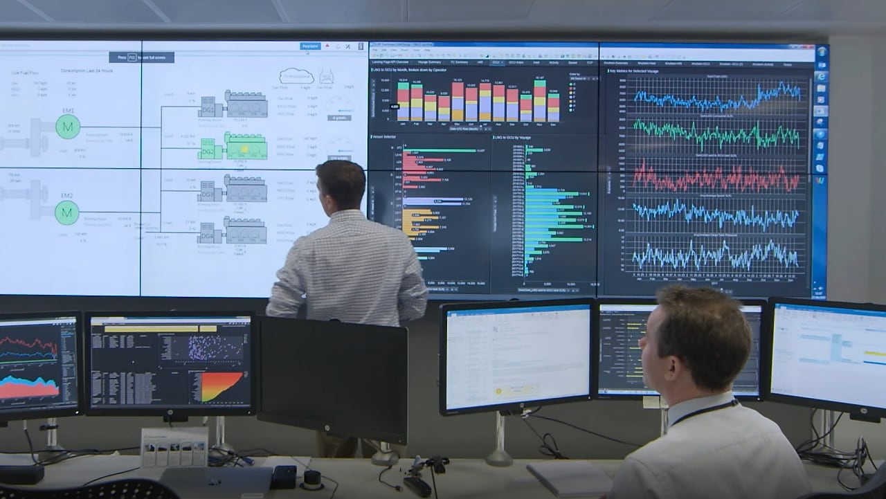 Business process digitalization – traders reviewing data