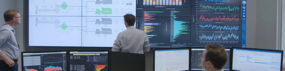 Business process digitalization – traders reviewing data