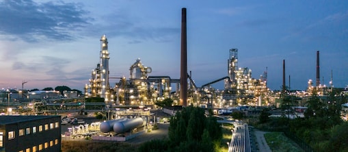 Hydrogen center at dusk