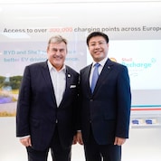 Left: István Kapitány, Global Executive Vice President of Shell Mobility; Right: Michael Shu, General Manager and Managing Director, BYD Europe and International Cooperation Division