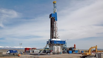 Drilling rig at Pinedale Anticline Project Area (PAPA), Wyoming, USA