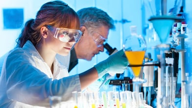 Two Shell lab scientists