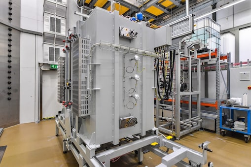 E-cracker experimental unit at ETCA  