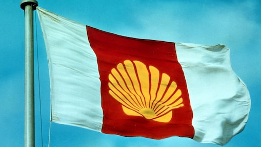 Flag bearing Shell branding