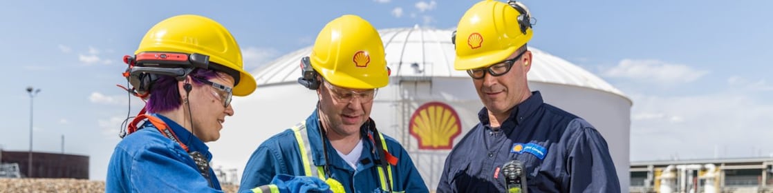 Three Shell engineers